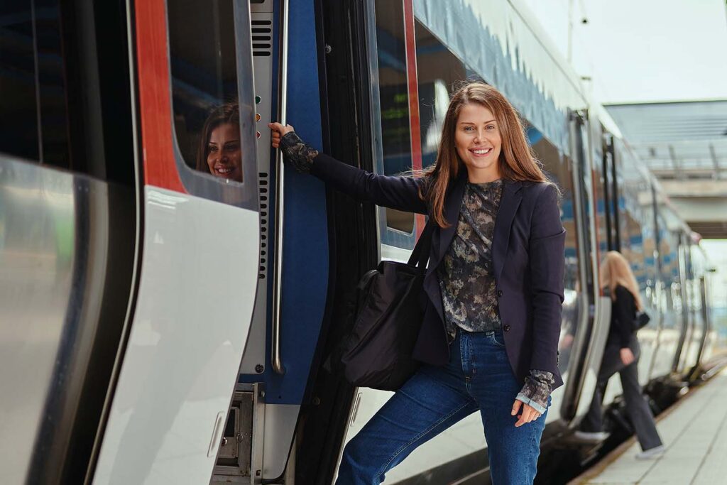 Maja Rapp, pressbild. Hänger ut från Regina Tåg